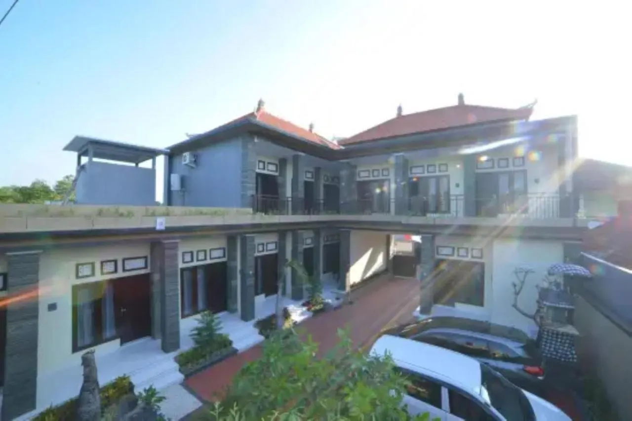 Oyo Flagship 91237 Ratu Guest House Kedunganan 3*,  Ινδονησία