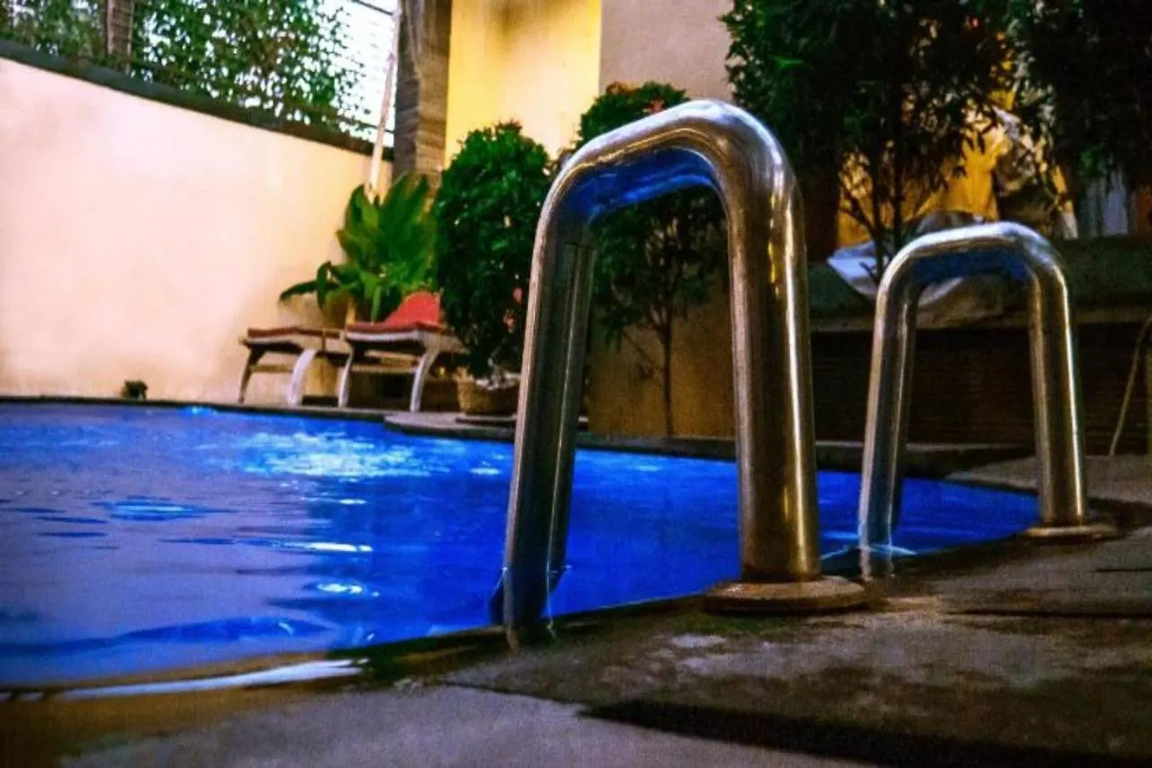 Oyo Flagship 91237 Ratu Guest House Kedunganan