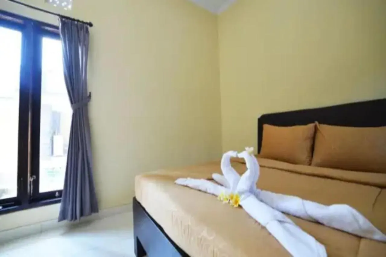 Oyo Flagship 91237 Ratu Guest House Kedunganan 3*,  Ινδονησία
